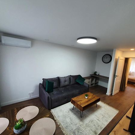 Talsa 1-Bedroom Apartment In City Center Siauliai ภายนอก รูปภาพ