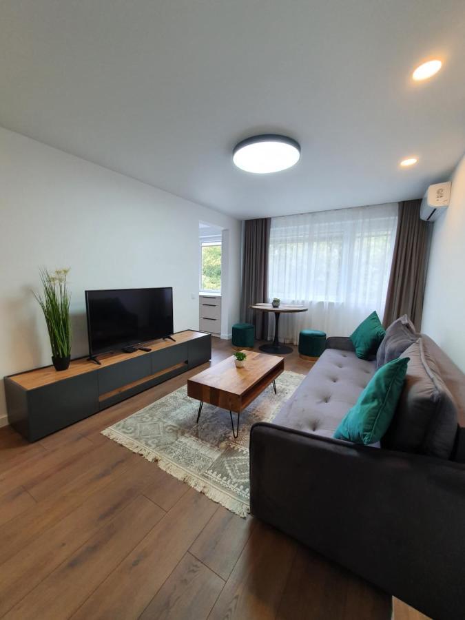 Talsa 1-Bedroom Apartment In City Center Siauliai ภายนอก รูปภาพ