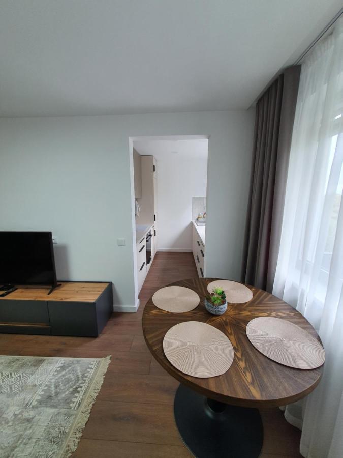 Talsa 1-Bedroom Apartment In City Center Siauliai ภายนอก รูปภาพ