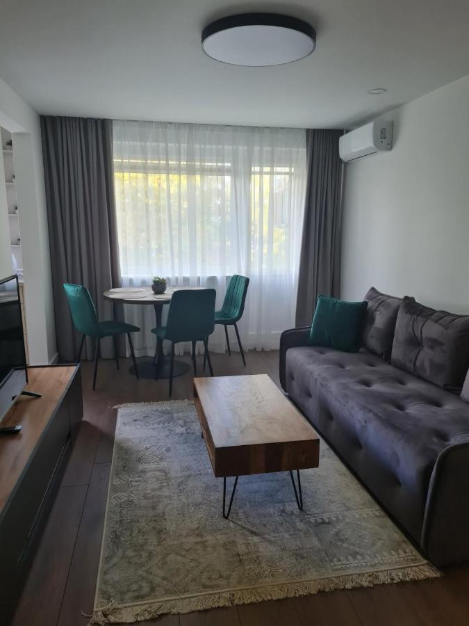 Talsa 1-Bedroom Apartment In City Center Siauliai ภายนอก รูปภาพ
