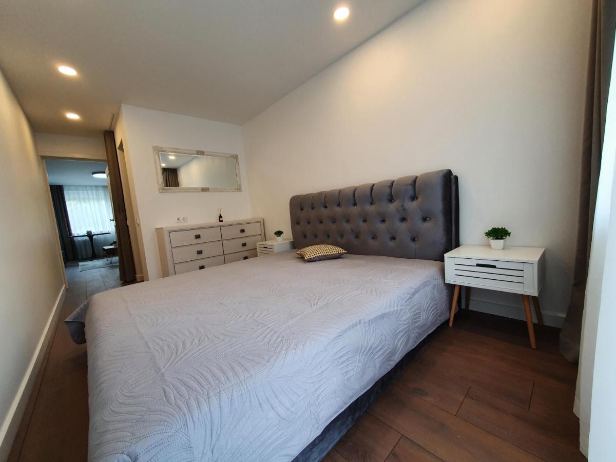 Talsa 1-Bedroom Apartment In City Center Siauliai ภายนอก รูปภาพ