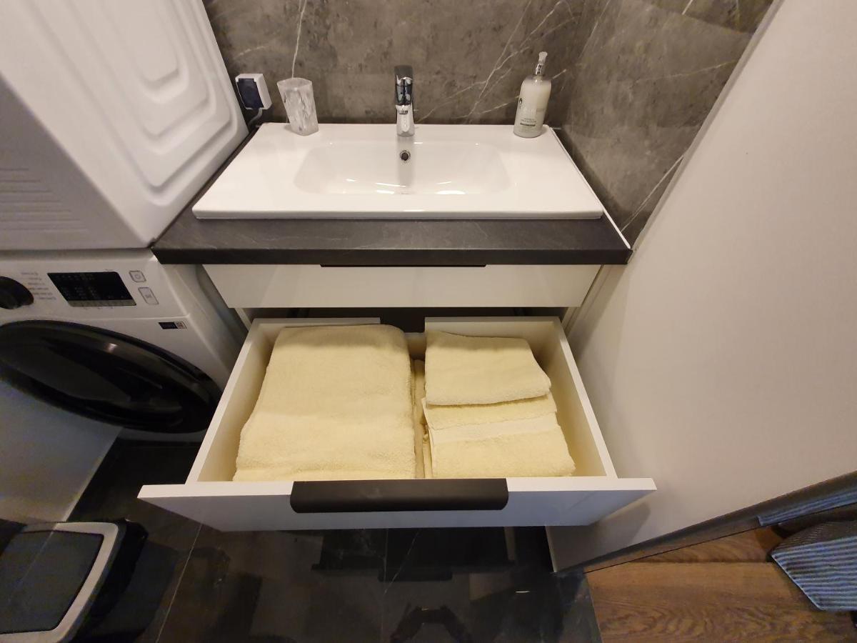 Talsa 1-Bedroom Apartment In City Center Siauliai ภายนอก รูปภาพ