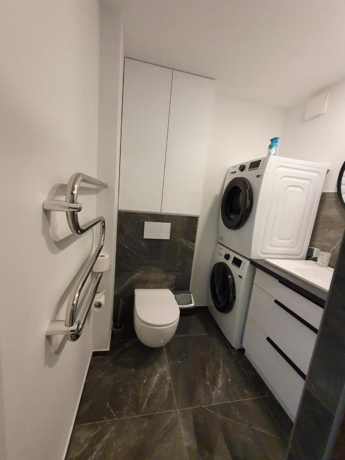 Talsa 1-Bedroom Apartment In City Center Siauliai ภายนอก รูปภาพ
